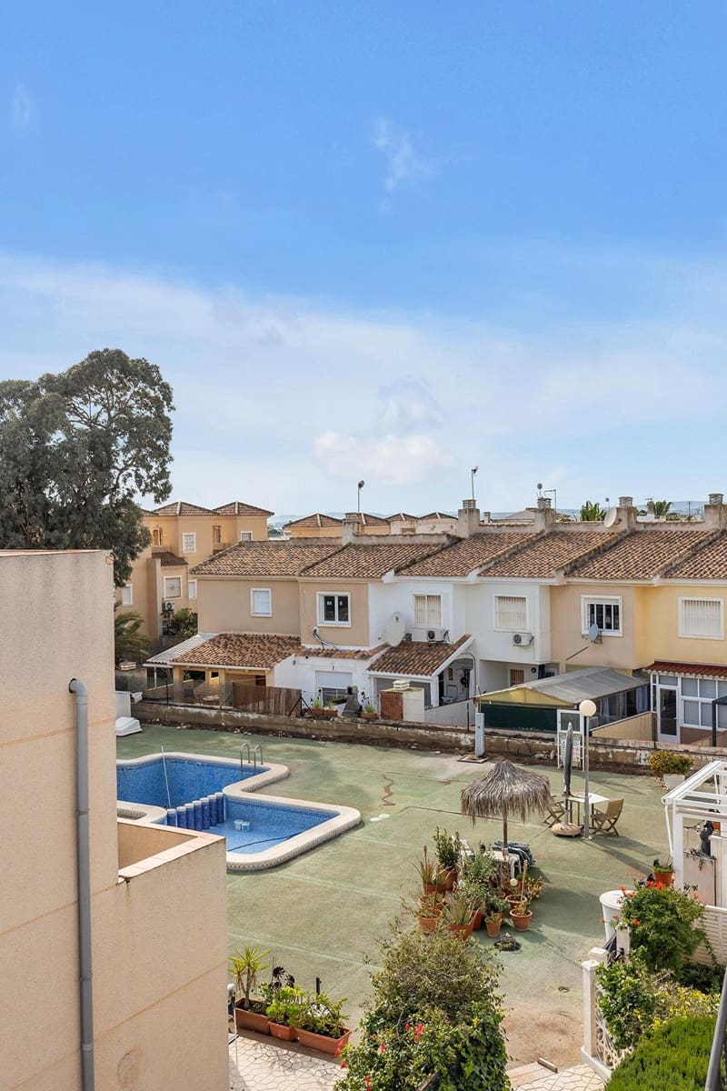 4 chambre Villa/Maison à vendre à Guardamar del Segura avec piscine garage - 285 000 € (Ref: 9689950)