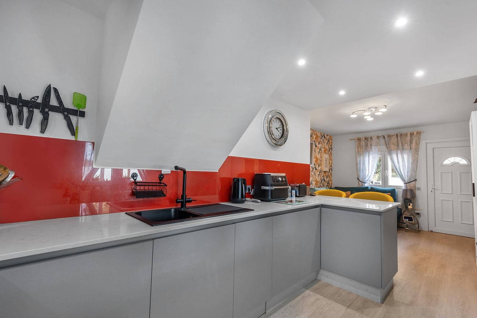 4 chambre Villa/Maison à vendre à Guardamar del Segura avec piscine garage - 285 000 € (Ref: 9689950)