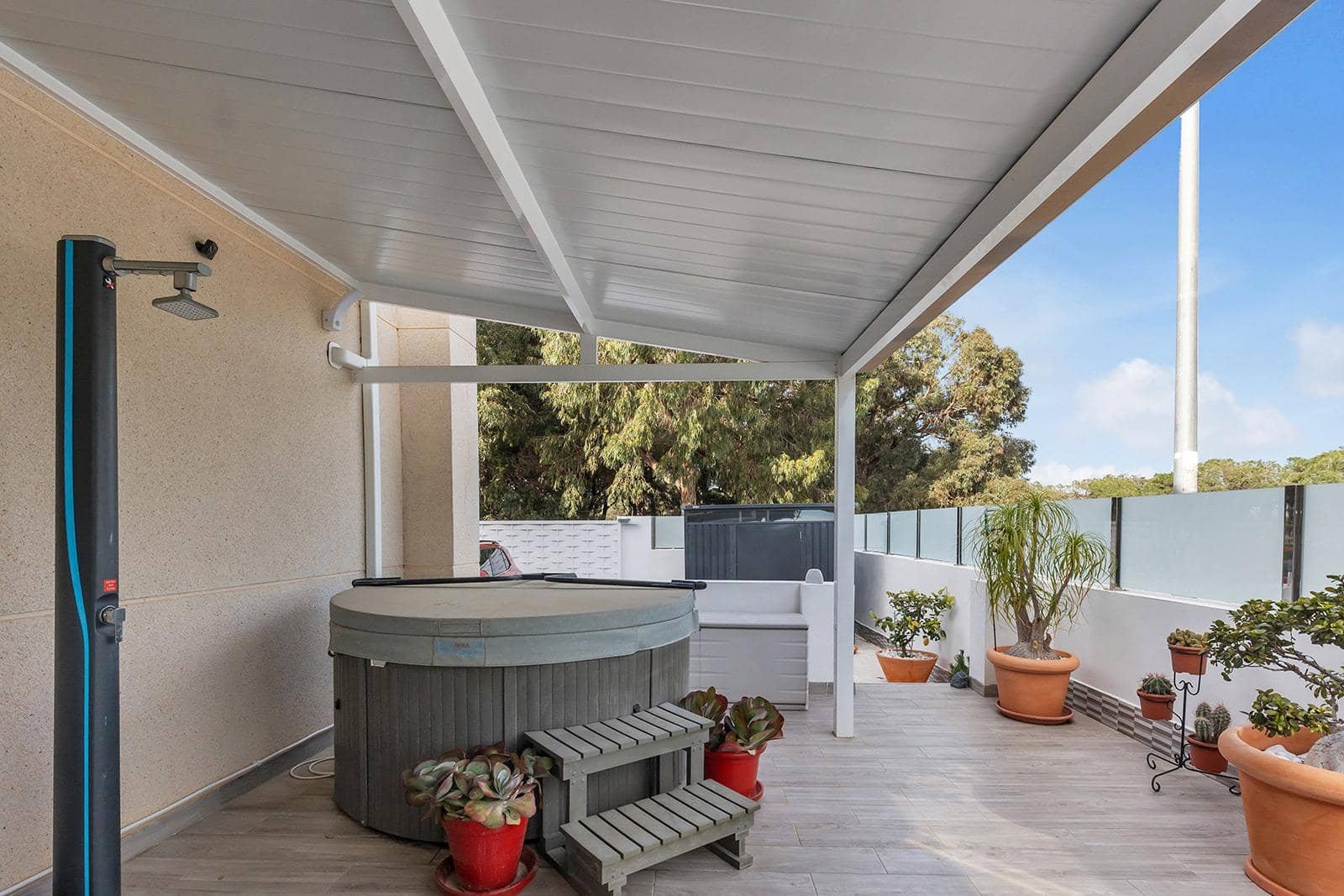 4 chambre Villa/Maison à vendre à Guardamar del Segura avec piscine garage - 285 000 € (Ref: 9689950)