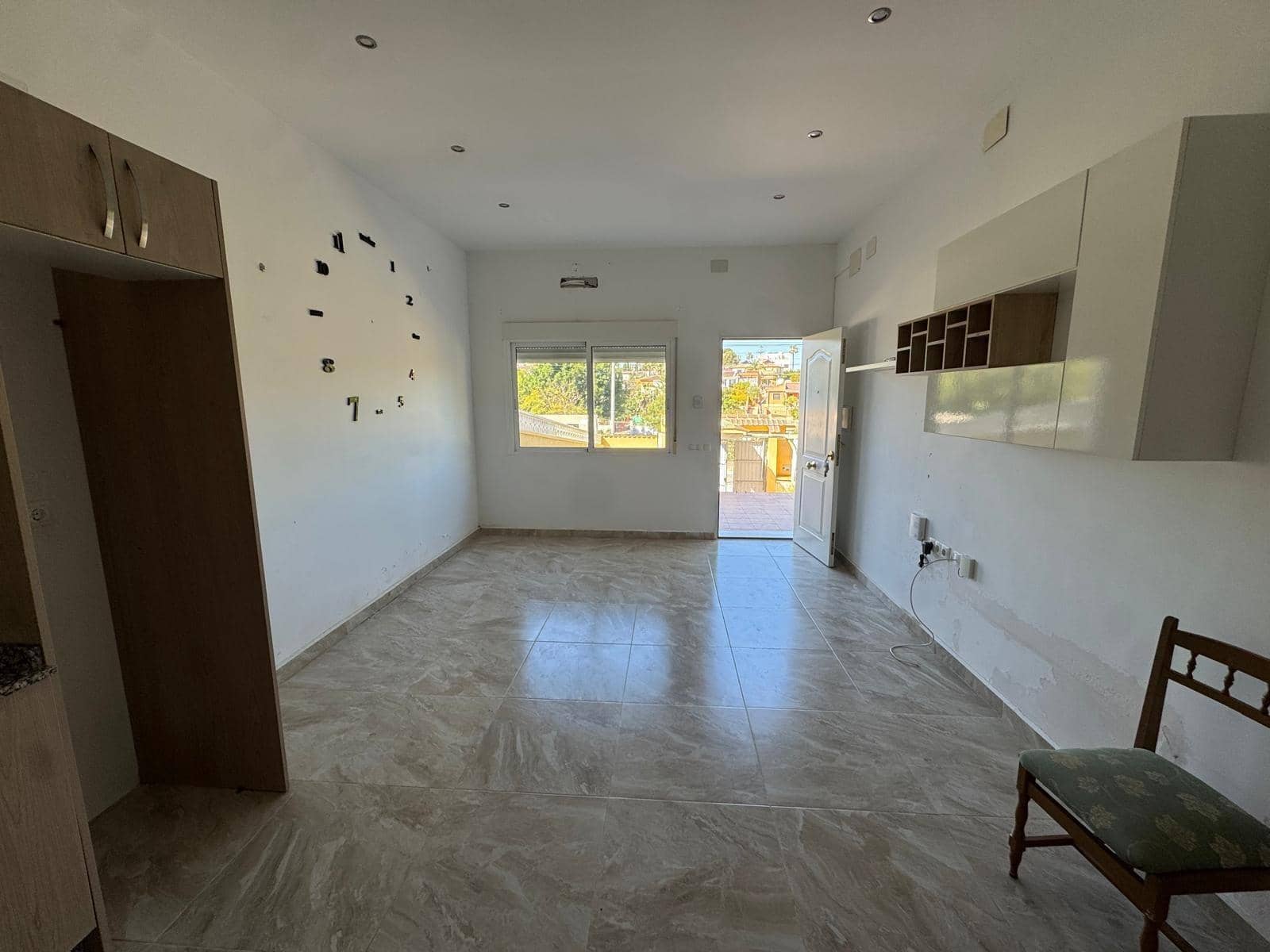 2 makuuhuone Huvila myytävänä paikassa Los Balcones mukana 
autotalli - 295 000 € (Ref: 9700373)