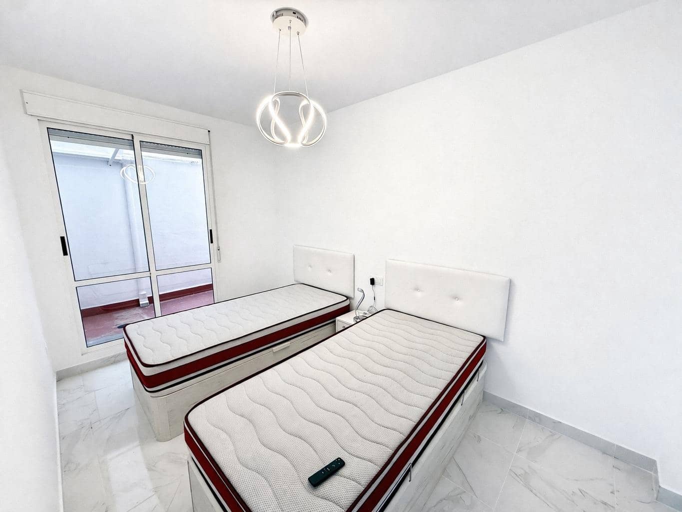 2 bedroom Apartment for sale in Torrevieja with pool - € 149,000 (Ref: 9710951)