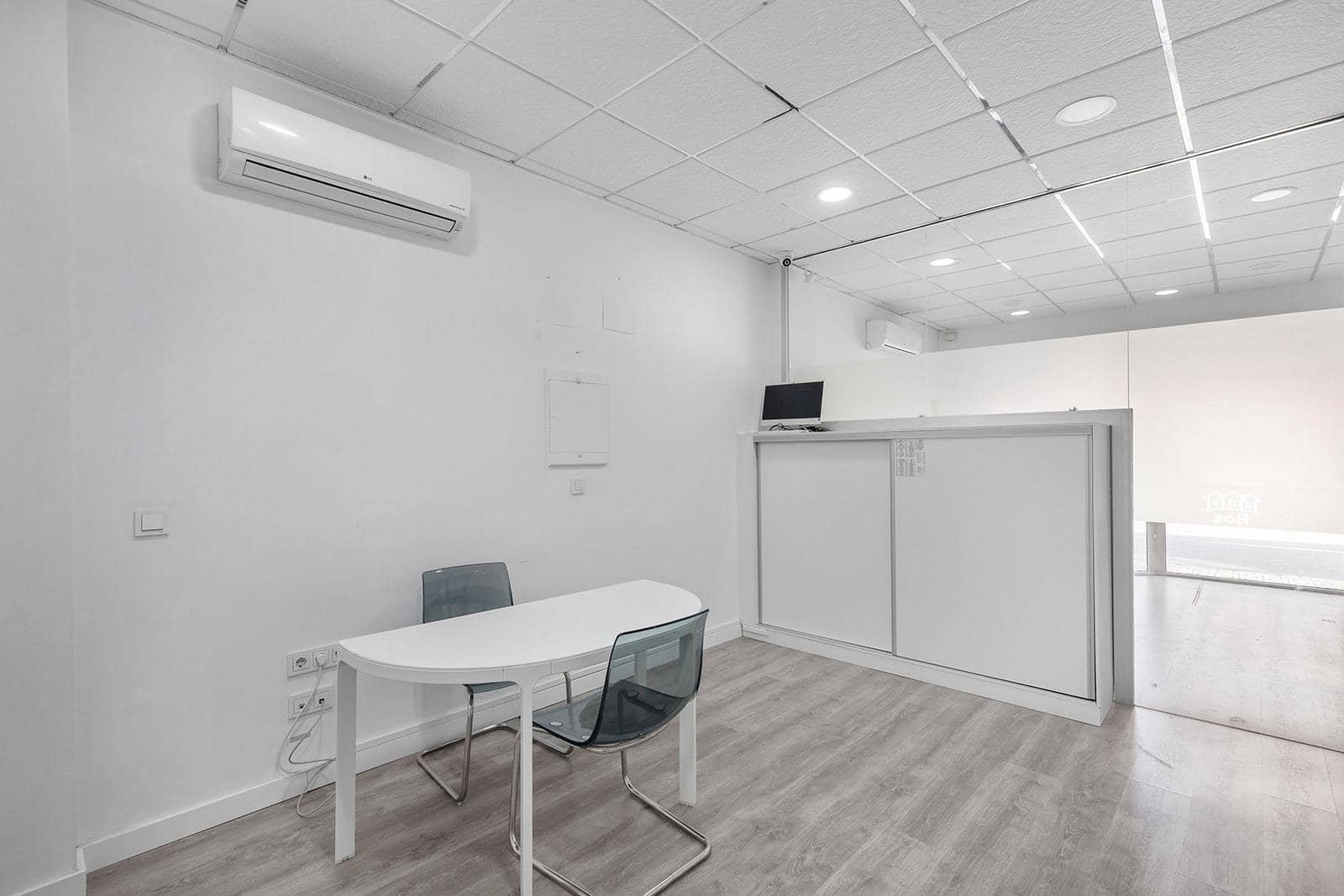 3 quarto Comercial para venda em Torrevieja - 127 260 € (Ref: 9710952)