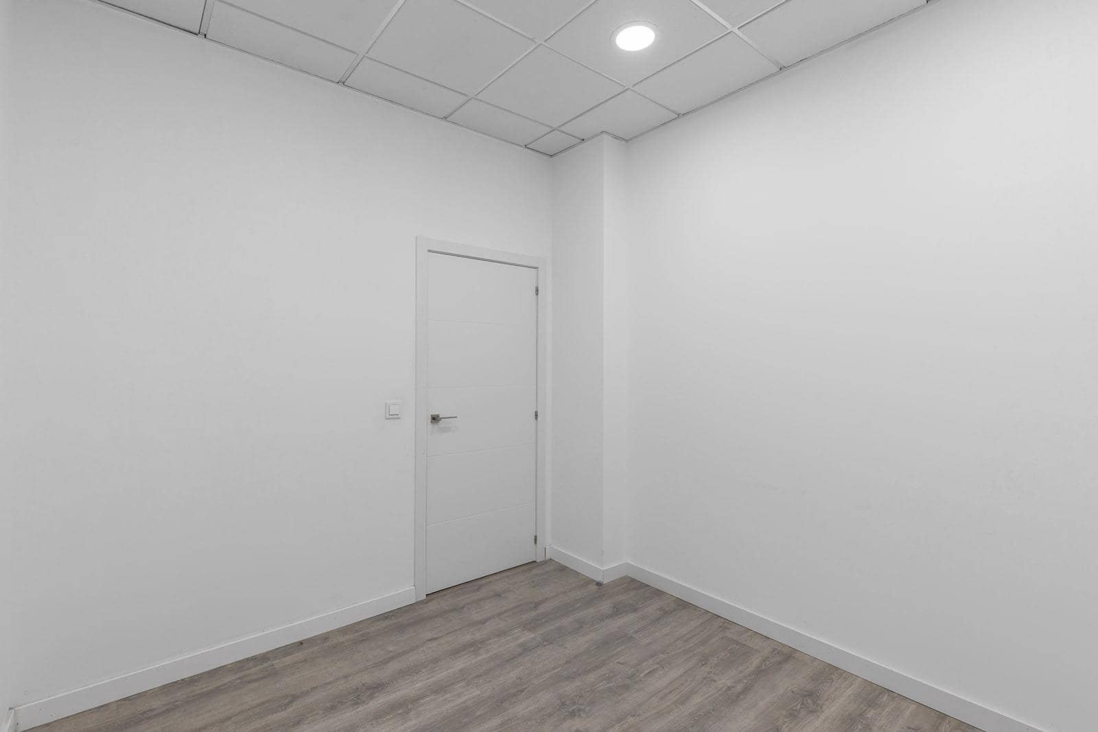 3 quarto Comercial para venda em Torrevieja - 127 260 € (Ref: 9710952)