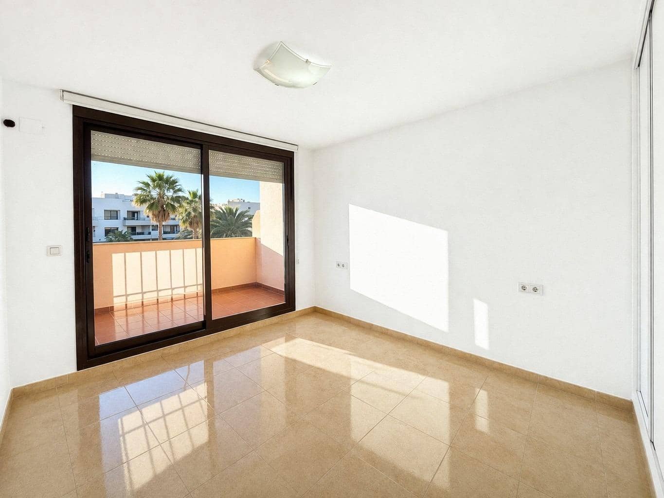 Adosado de 2 habitaciones en Aguas Nuevas en venta con piscina - 239.900 € (Ref: 9714404)