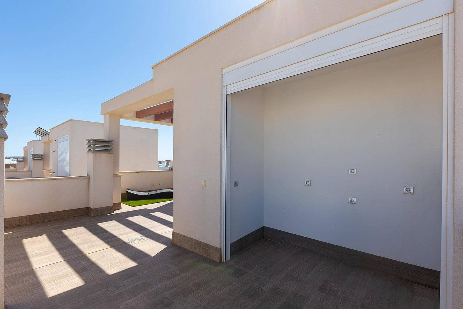 3 slaapkamer Villa te koop in Pueblo Bravo met zwembad - € 470.000 (Ref: 9741447)