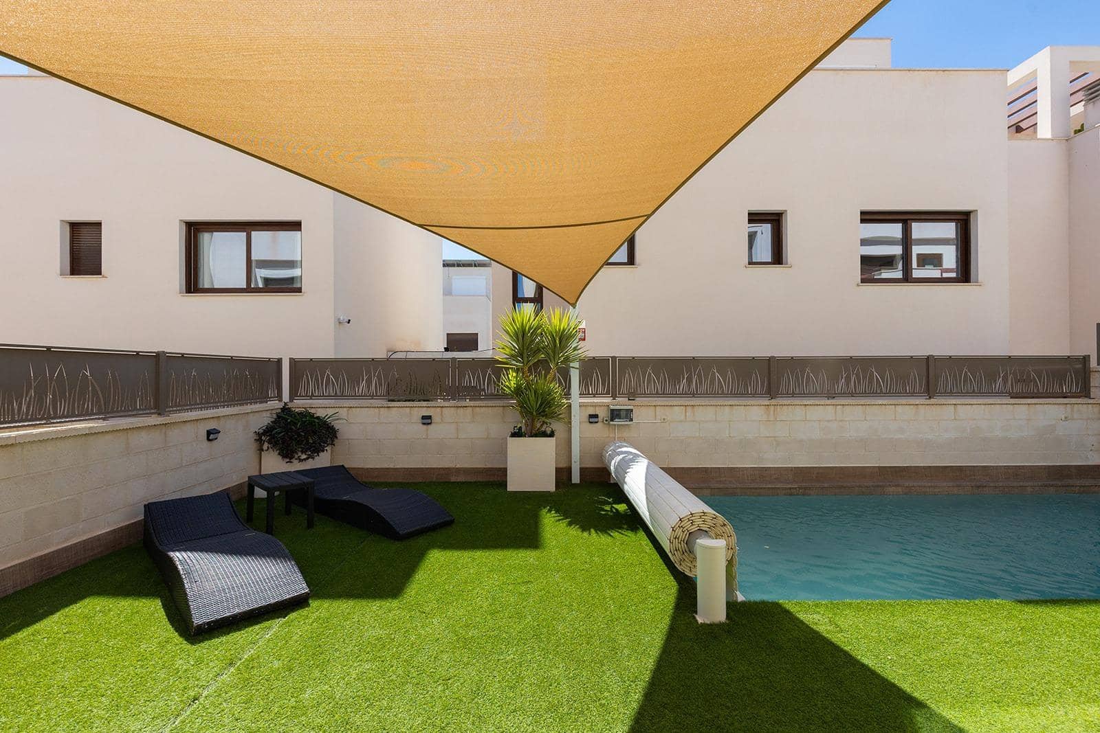 3 slaapkamer Villa te koop in Pueblo Bravo met zwembad - € 470.000 (Ref: 9741447)