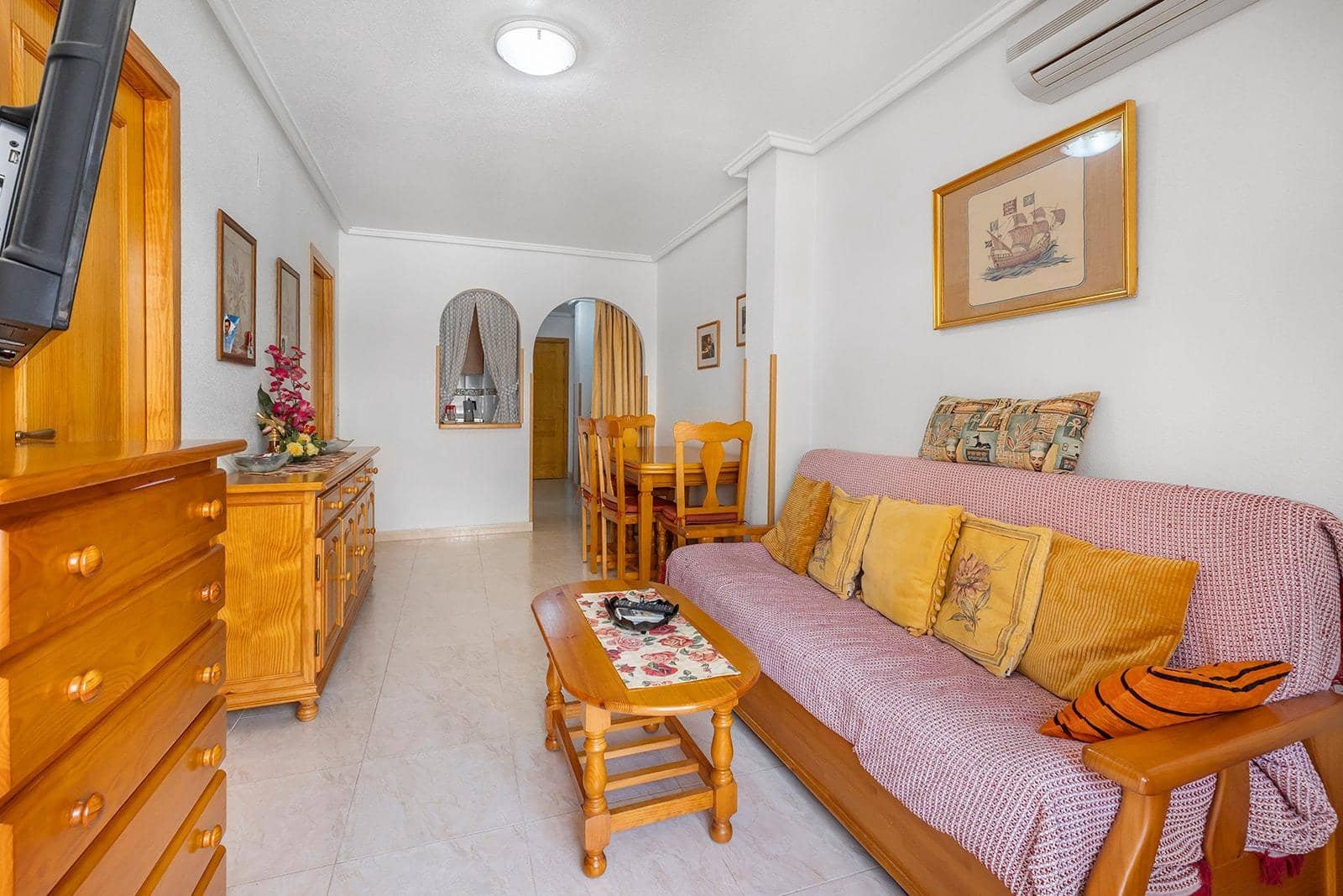 Apartamento de 2 habitaciones en Torrevieja en venta con piscina - 139.000 € (Ref: 9770209)