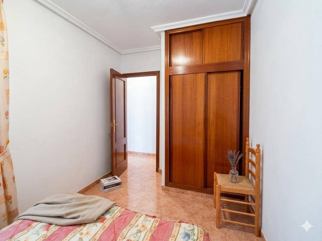Apartamento de 3 habitaciones en Torrevieja en venta - 169.900 € (Ref: 9772608)