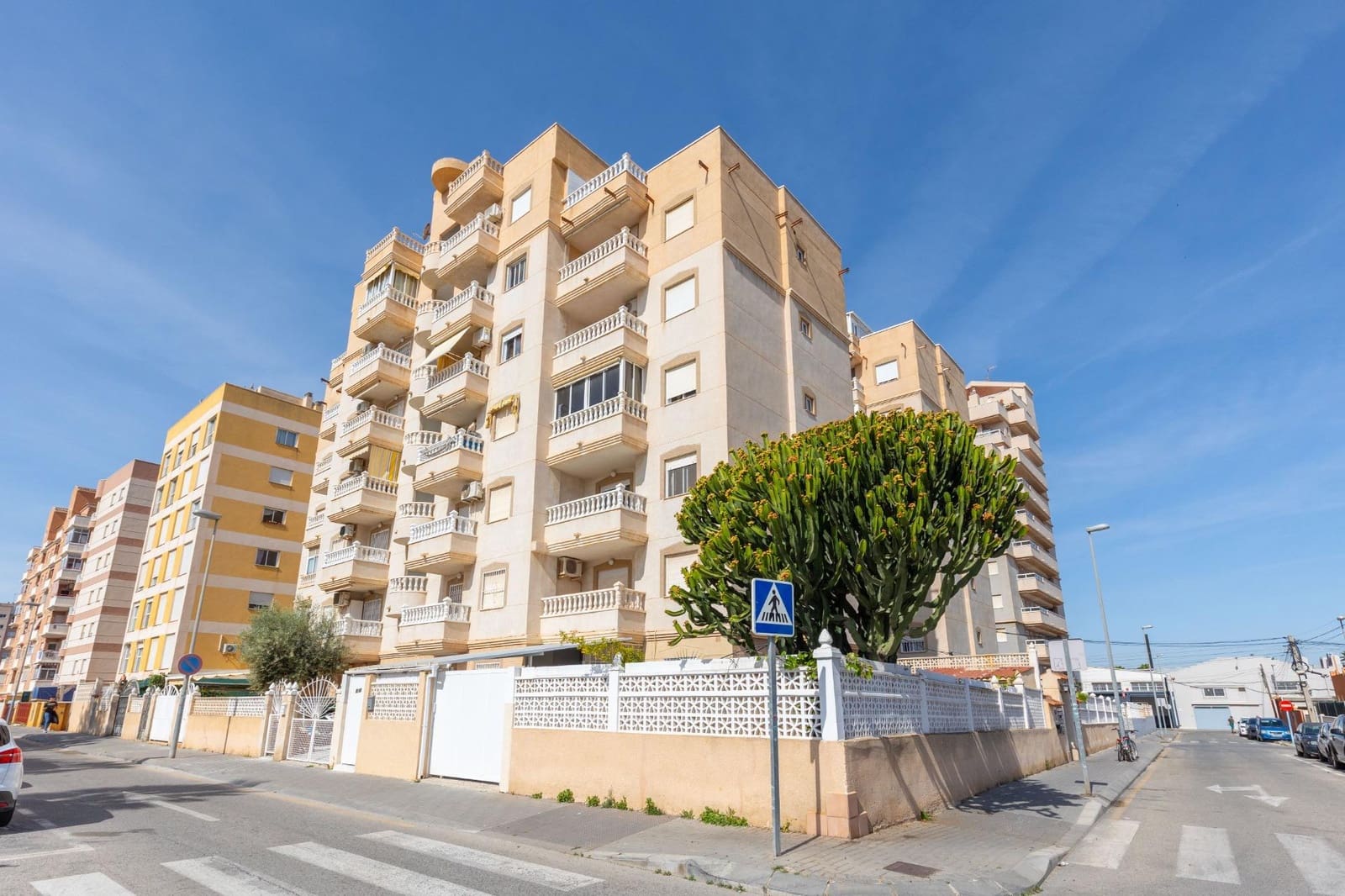 2 Zimmer Apartment zu verkaufen in Torrevieja mit Pool - 134.900 € (Ref: 9798542)