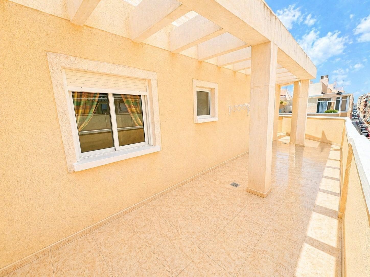 3 Zimmer Penthouse zu verkaufen in Torrevieja mit Pool - 175.000 € (Ref: 9811027)