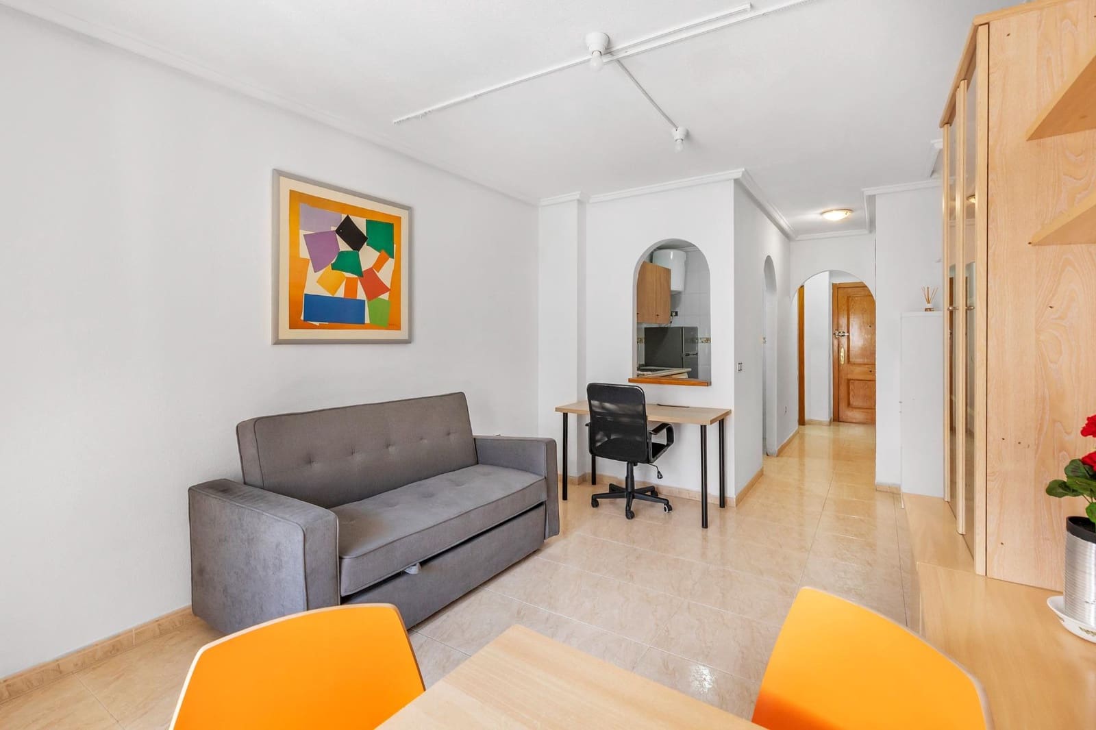 Studio à vendre à Torrevieja avec piscine - 99 900 € (Ref: 9835067)