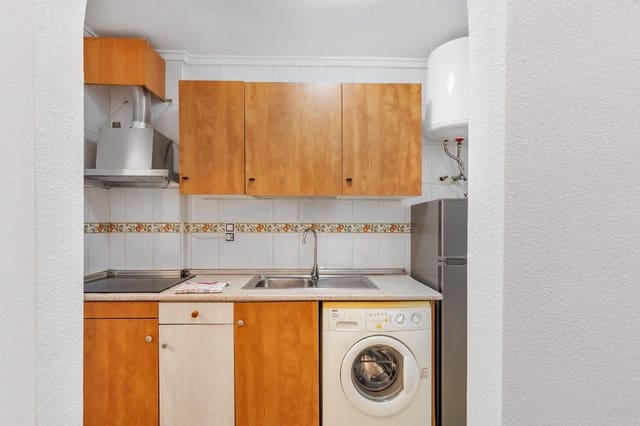 Studio à vendre à Centro - Muelle Pesquero, Torrevieja avec piscine - 99 900 € (Ref: 9835067)