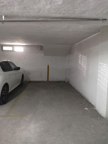 Garage til salg i Centro - Muelle Pesquero, Torrevieja - € 9.900 (Ref: 9850807)