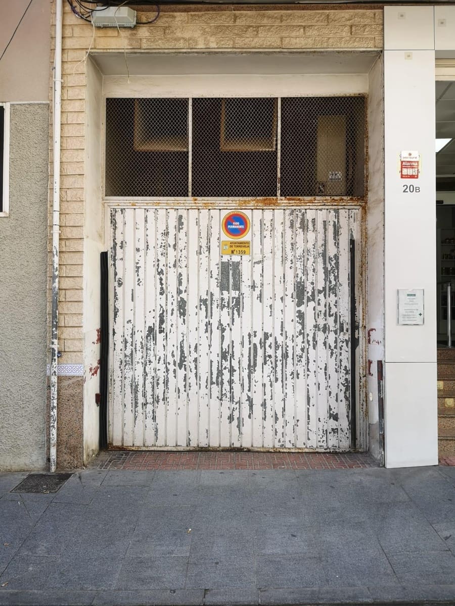 Garage til salg i Torrevieja - € 9.900 (Ref: 9850807)