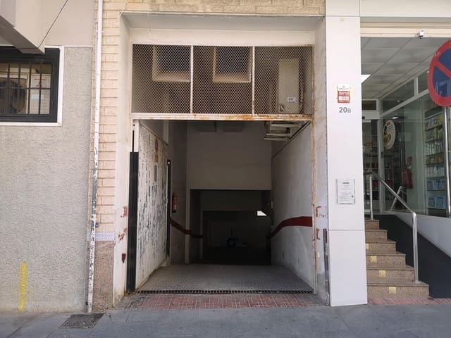 Garage til salg i Centro - Muelle Pesquero, Torrevieja - € 9.900 (Ref: 9850807)