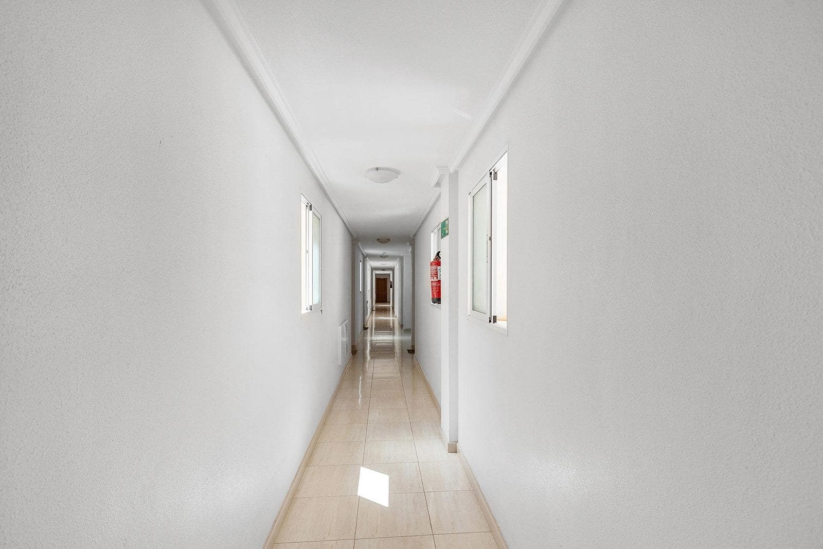 3 chambre Penthouse à vendre à Torrevieja avec piscine - 213 500 € (Ref: 9872864)