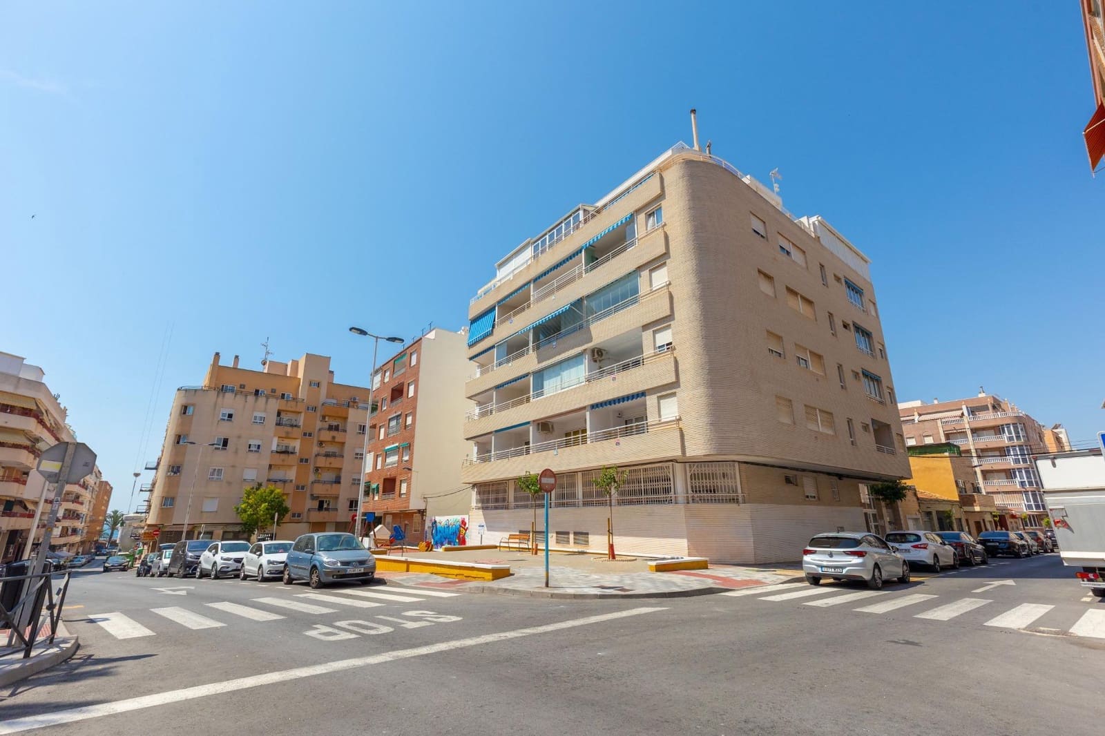 3 slaapkamer Flat te koop in Torrevieja - € 184.900 (Ref: 9889650)