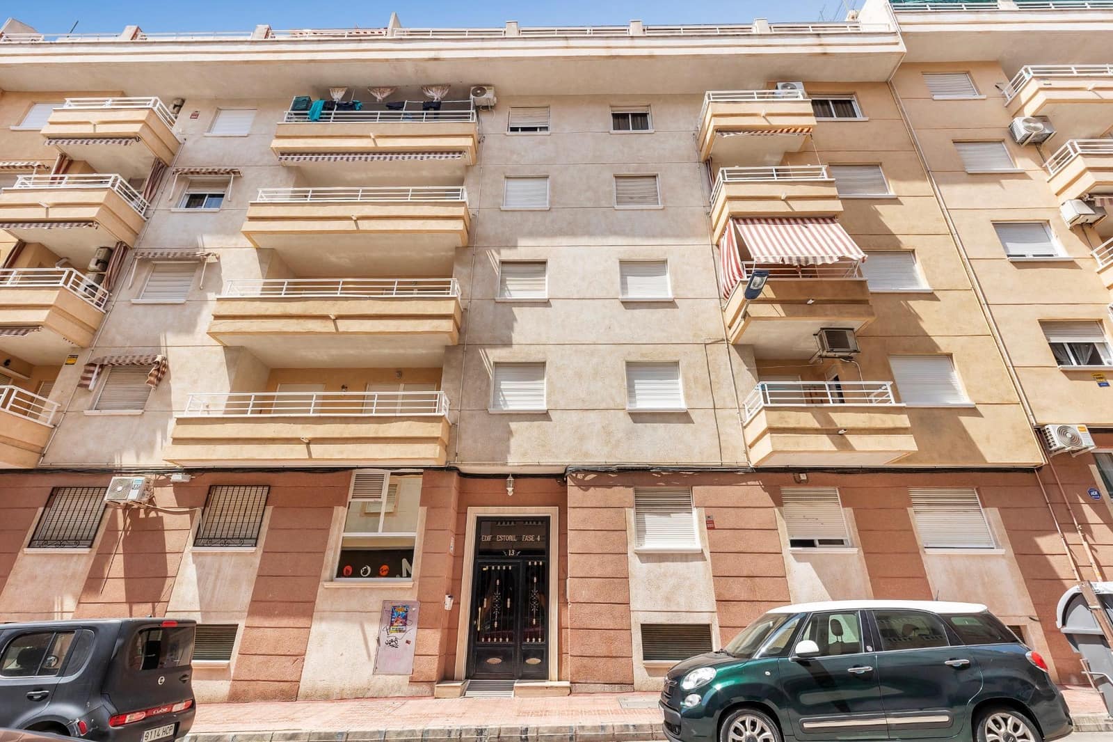 2 bedroom Flat for sale in Torrevieja with pool garage - € 149,900 (Ref: 9893710)