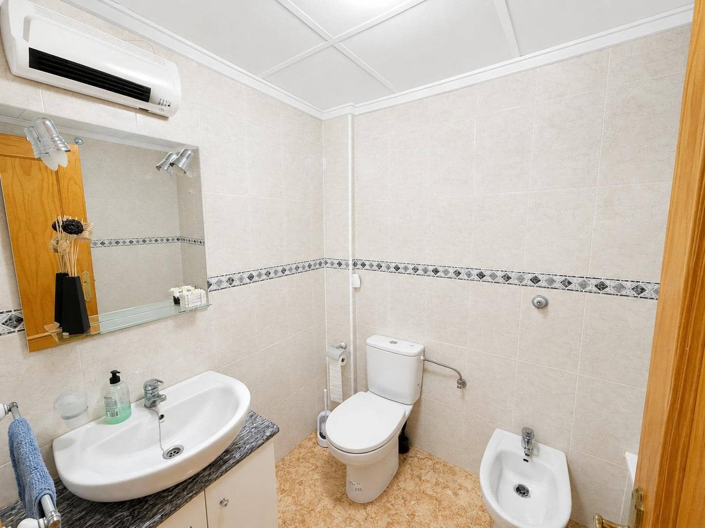 3 soverom Penthouse til salgs i Torrevieja med svømmebasseng - € 199 900 (Ref: 9895674)
