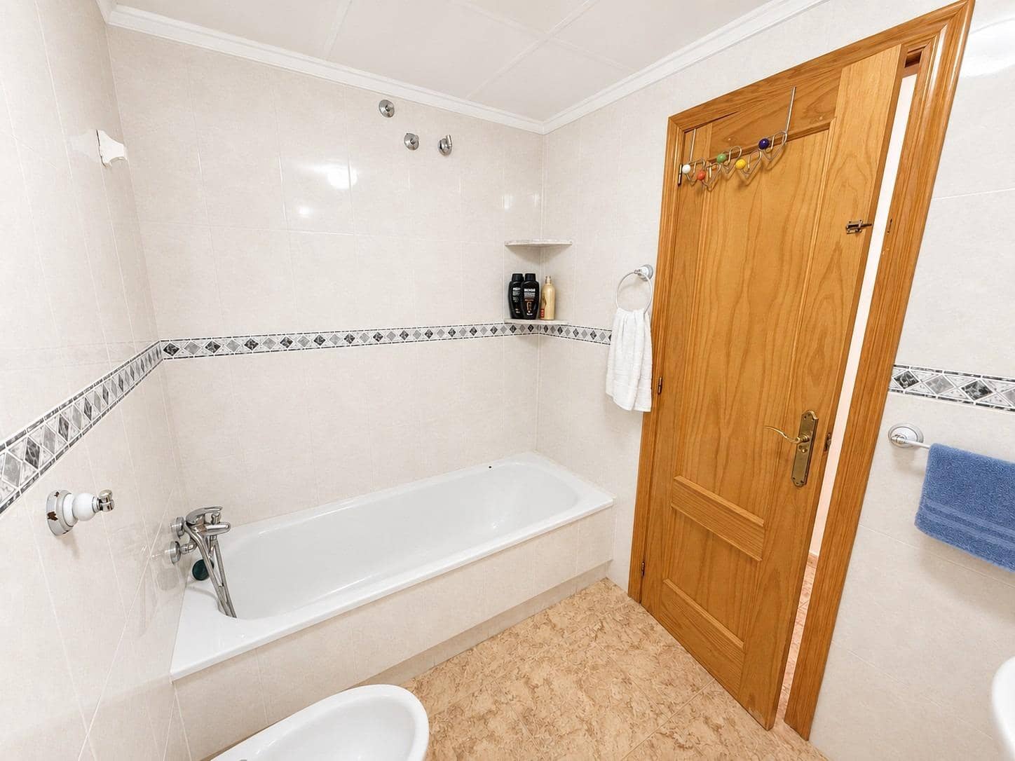 3 soverom Penthouse til salgs i Torrevieja med svømmebasseng - € 199 900 (Ref: 9895674)