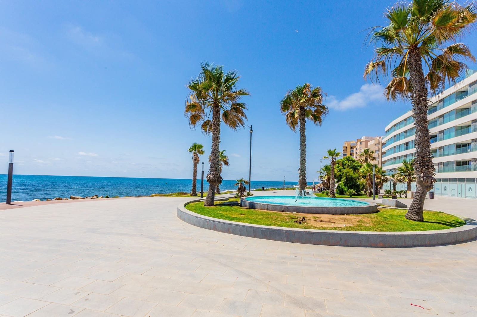 3 soverom Penthouse til salgs i Torrevieja med svømmebasseng - € 199 900 (Ref: 9895674)