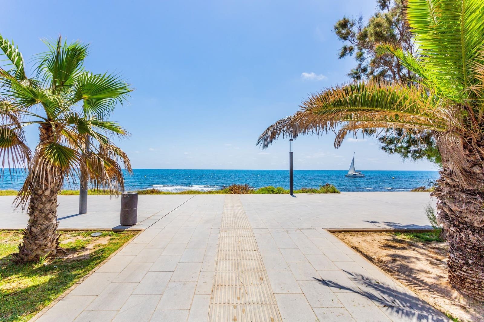 3 soverom Penthouse til salgs i Torrevieja med svømmebasseng - € 199 900 (Ref: 9895674)