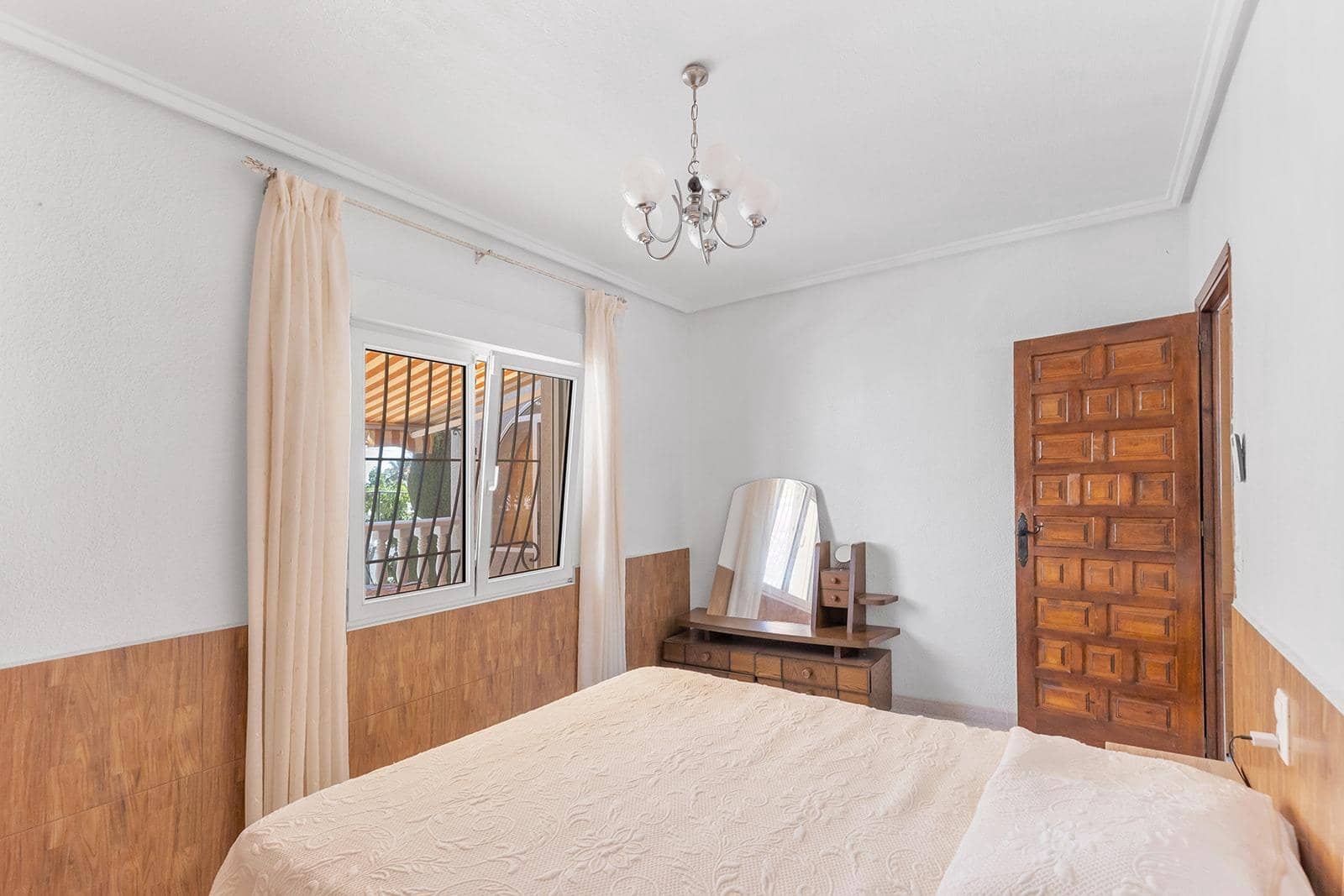 4 soverom Villa til salgs i Rojales med svømmebasseng garasje - € 495 000 (Ref: 9915147)
