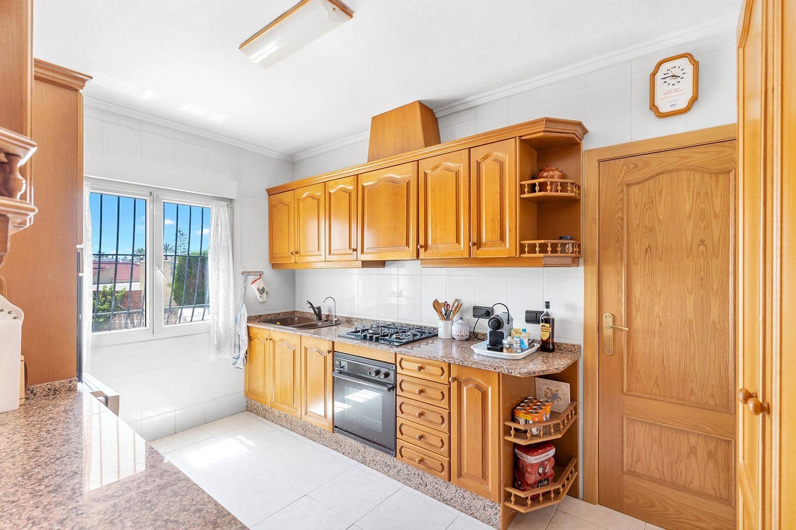4 soverom Villa til salgs i Rojales med svømmebasseng garasje - € 495 000 (Ref: 9915147)