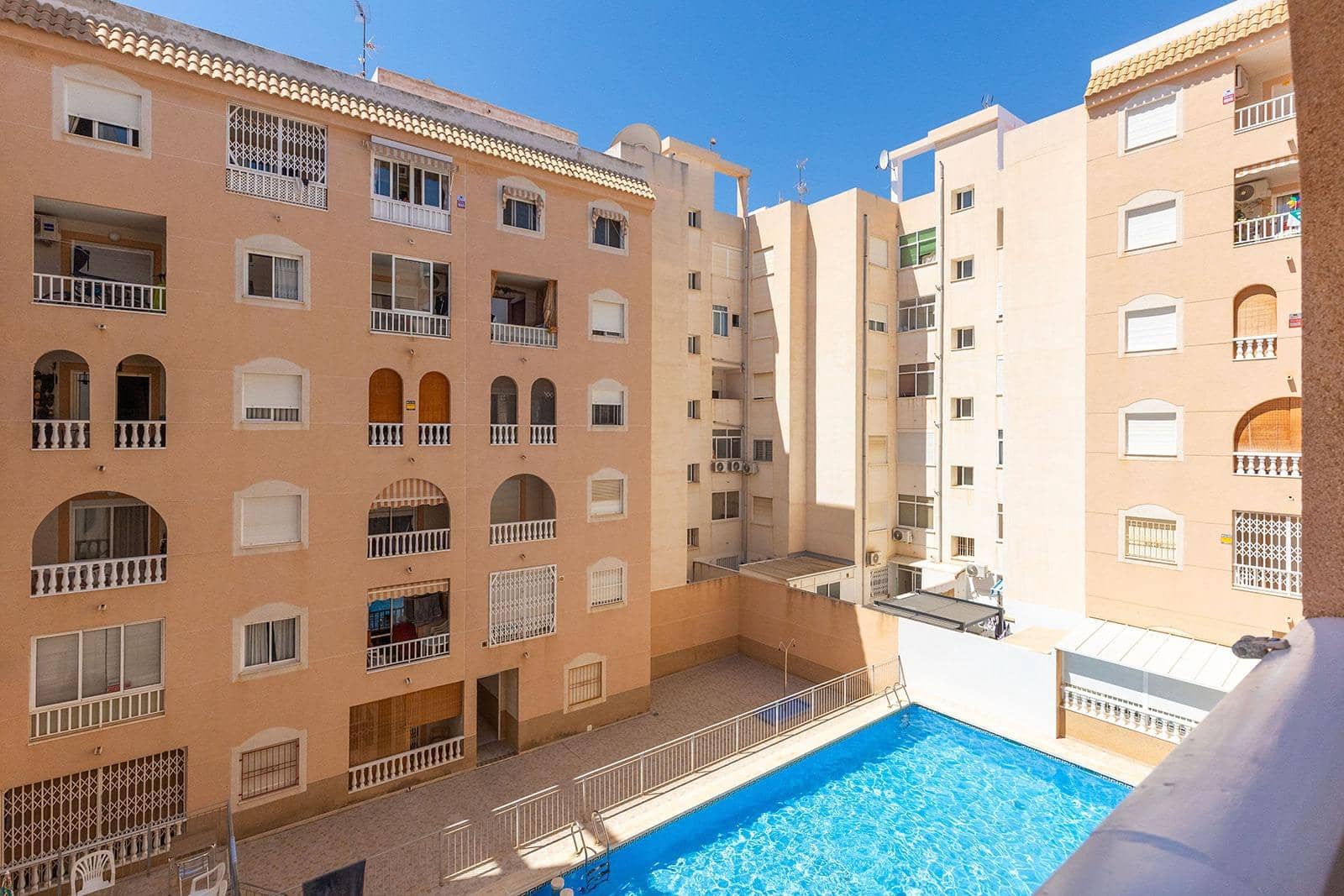 2 sypialnia Apartament na sprzedaż w Torrevieja z basenem - 143 000 € (Ref: 9950902)