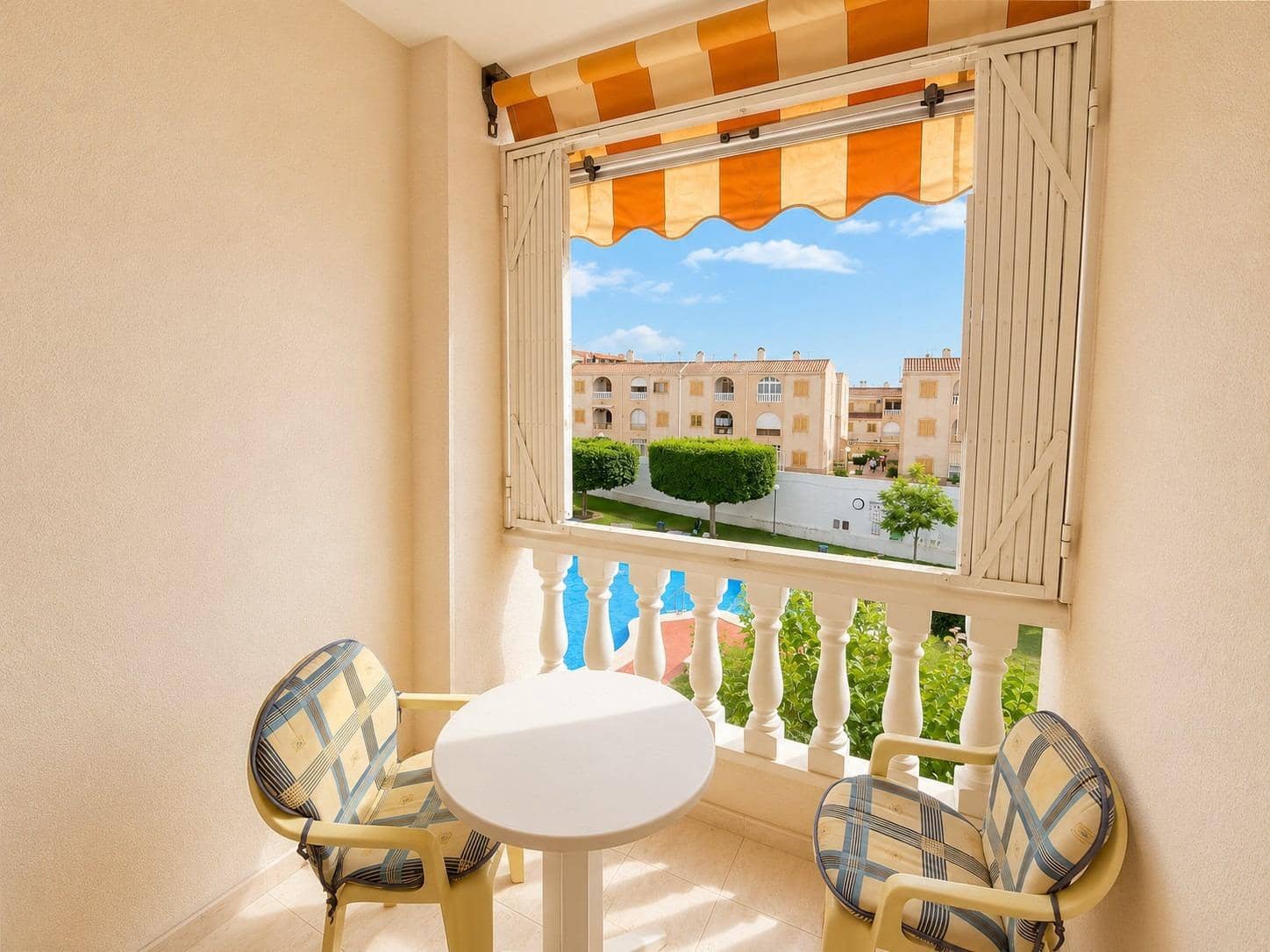 1 soverom Leilighet til salgs i Torrevieja med svømmebasseng - € 103 000 (Ref: 9969136)
