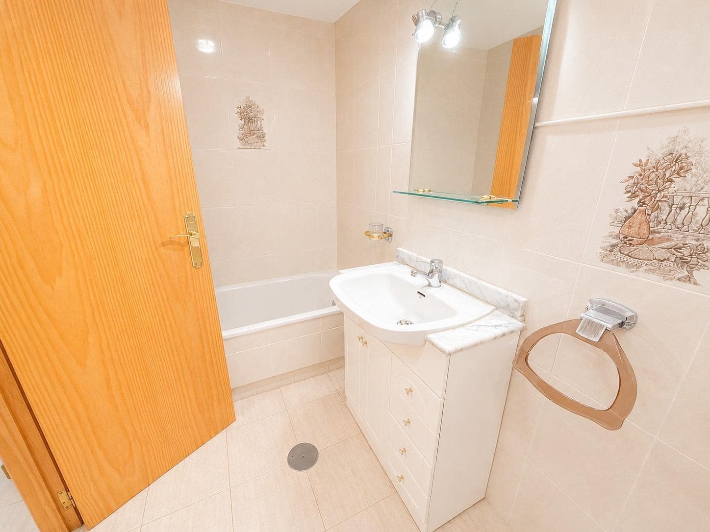 1 soverom Leilighet til salgs i Torrevieja med svømmebasseng - € 103 000 (Ref: 9969136)