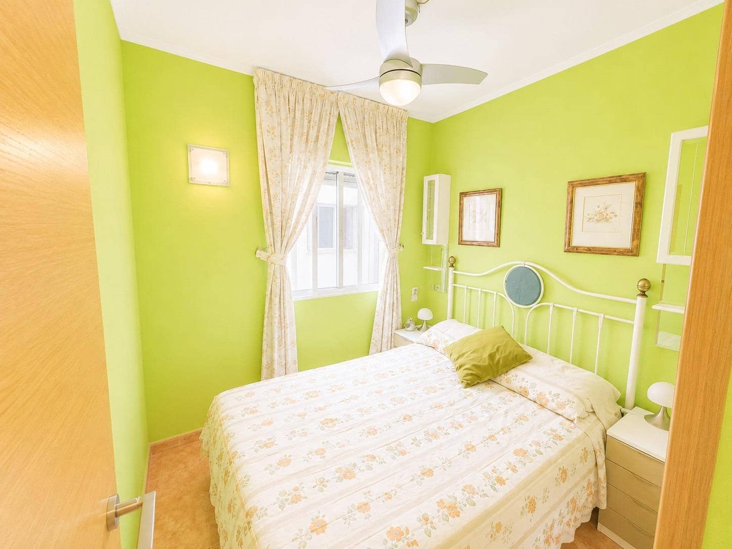 2 soveværelse Lejlighed til salg i Torrevieja med swimmingpool - € 135.000 (Ref: 9990126)