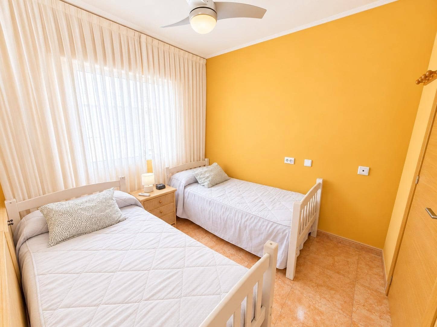 2 soveværelse Lejlighed til salg i Torrevieja med swimmingpool - € 135.000 (Ref: 9990126)