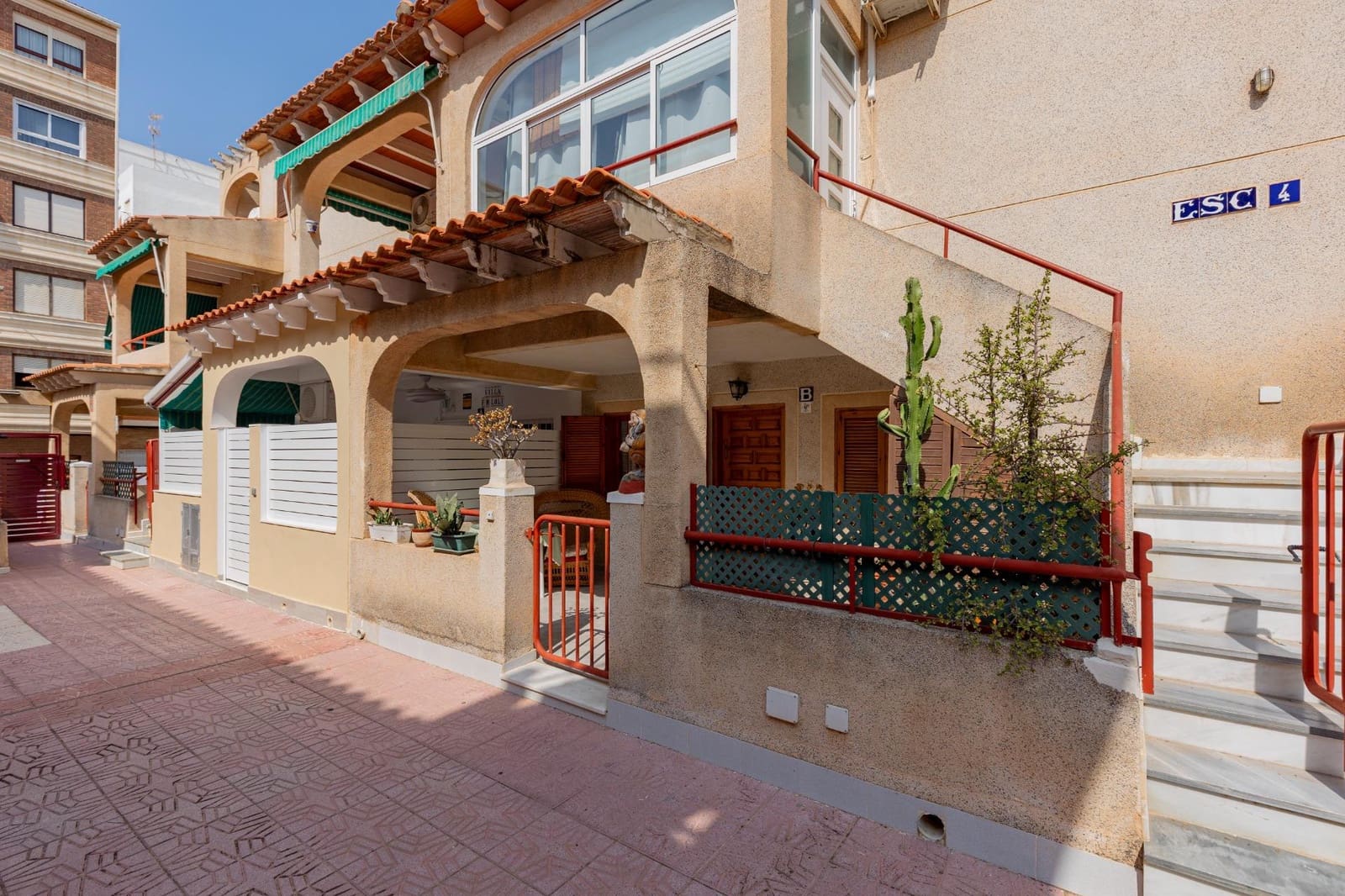 2 soverom Leilighet til salgs i Torrevieja - € 129 900 (Ref: 9999502)
