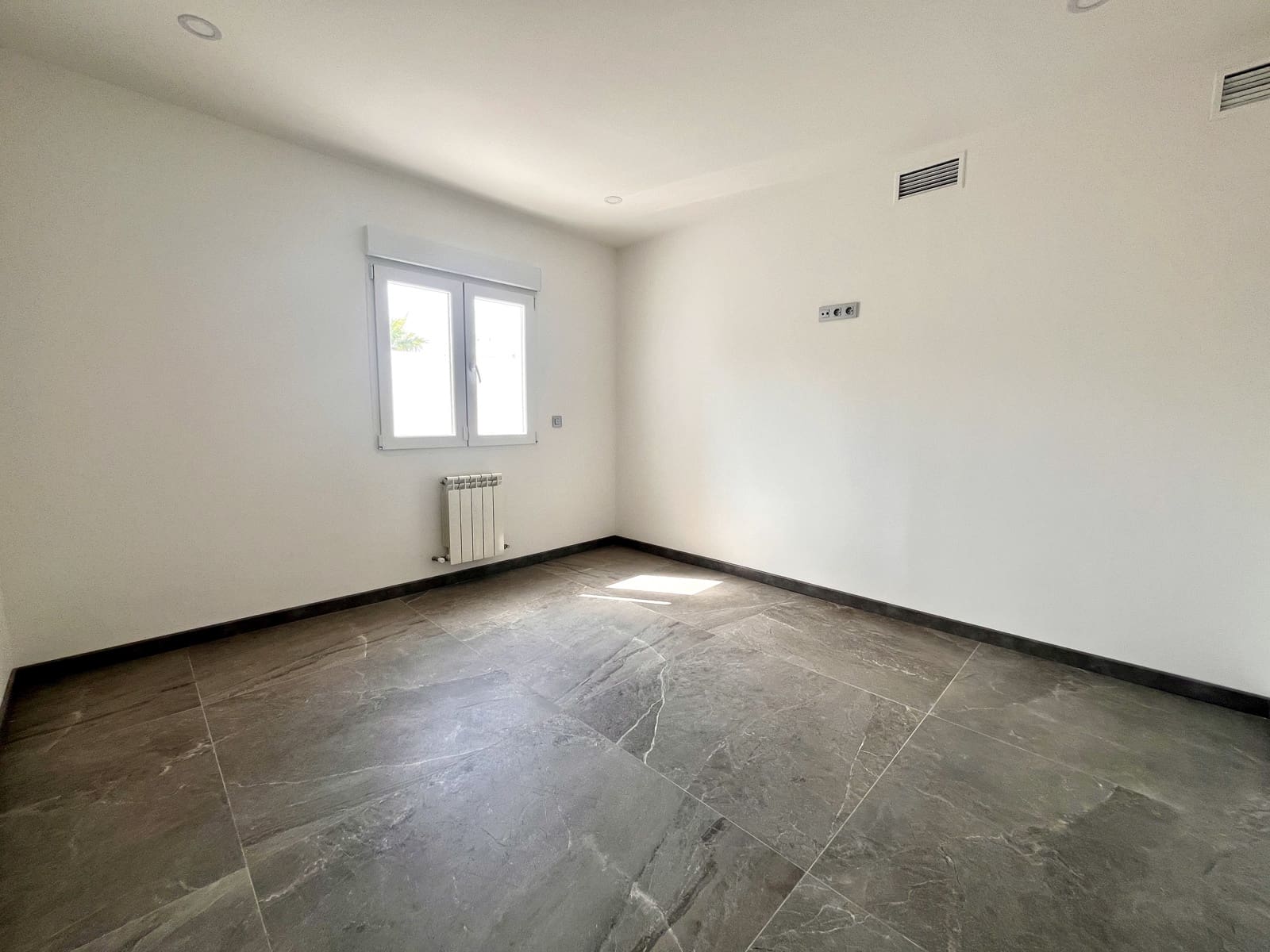 Chalet de 6 habitaciones en Los Balcones en venta - 1.050.000 € (Ref: 10011407)