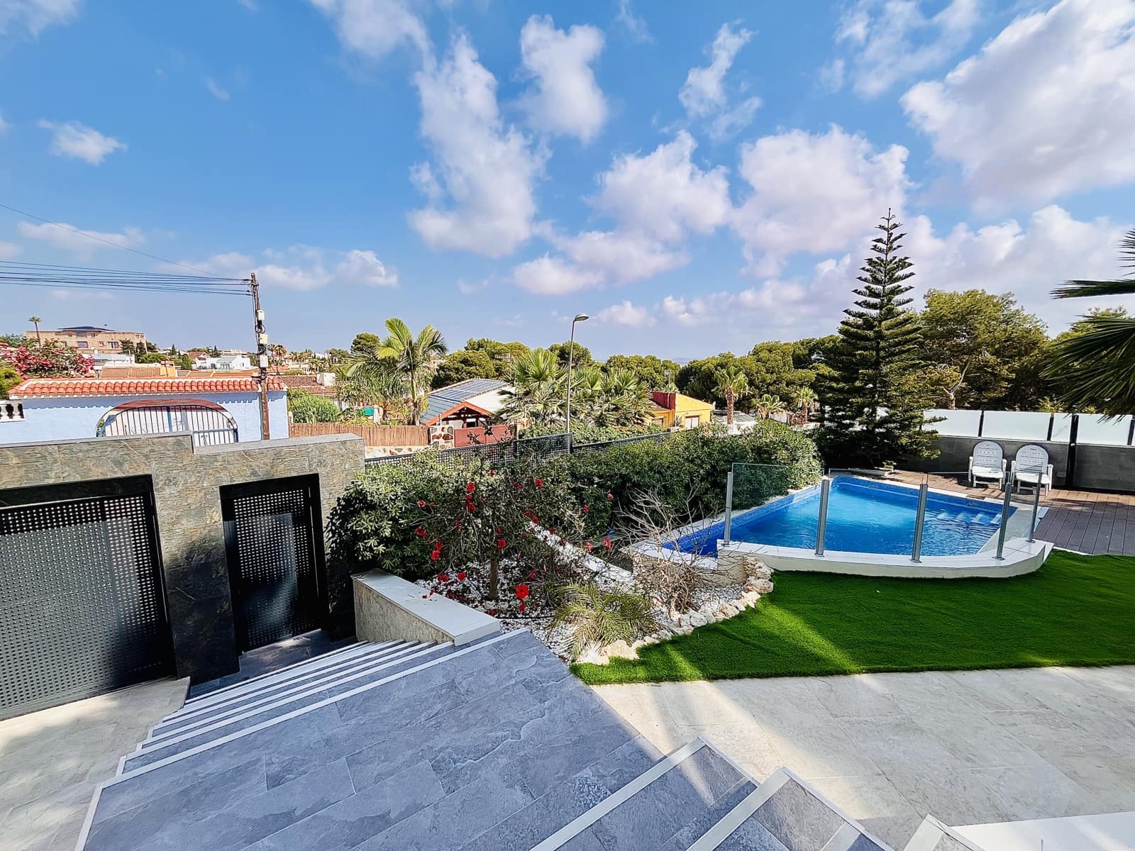 Chalet de 6 habitaciones en Los Balcones en venta - 1.050.000 € (Ref: 10011407)