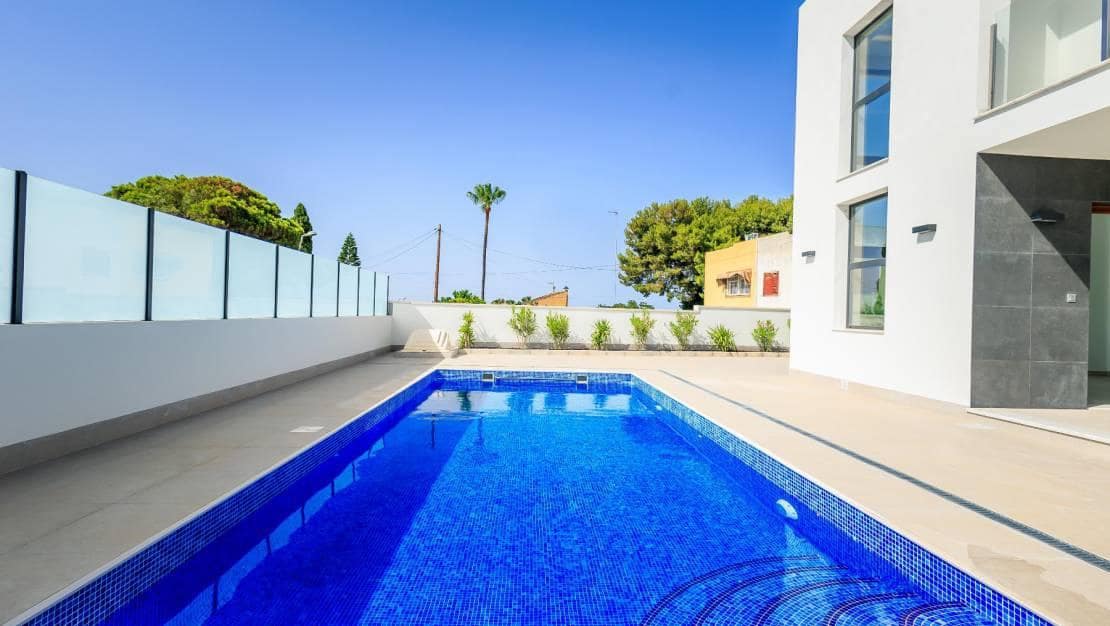 3 soverom Villa til salgs i Torrevieja - € 650 000 (Ref: 10019596)