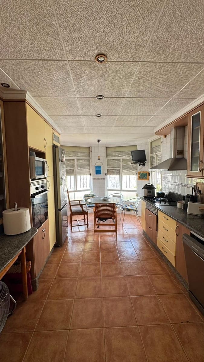 5 slaapkamer Villa te koop in Torrevieja - € 345.000 (Ref: 10019601)