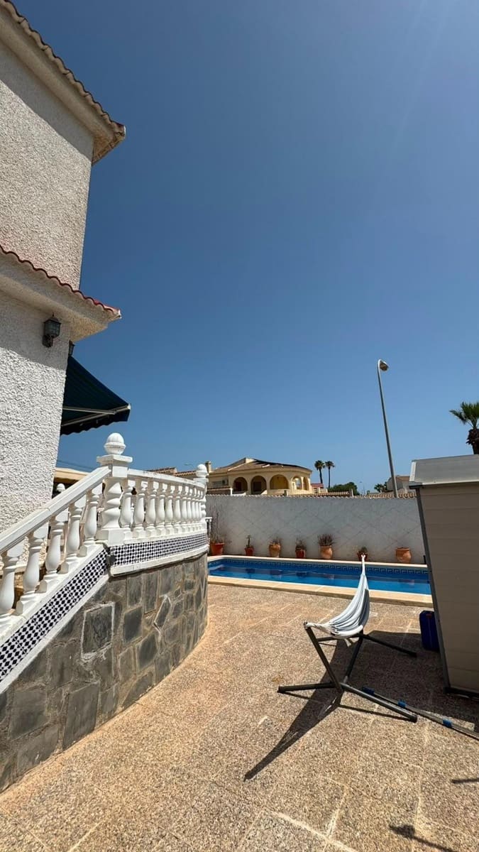5 slaapkamer Villa te koop in Torrevieja - € 345.000 (Ref: 10019601)