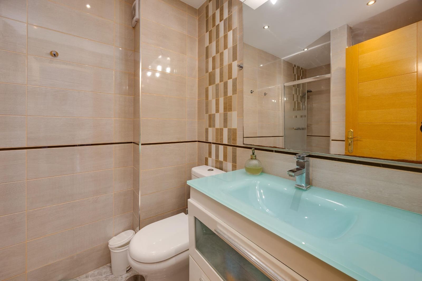 Apartamento de 2 habitaciones en Torrevieja en venta - 174.900 € (Ref: 10019631)