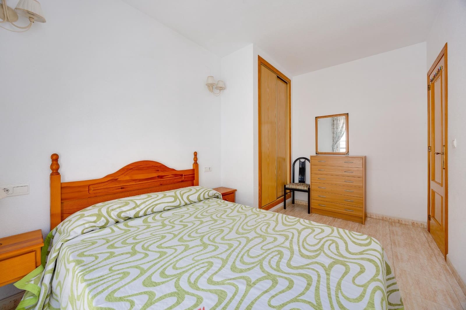 2 Zimmer Apartment zu verkaufen in Torrevieja - 140.000 € (Ref: 10019640)