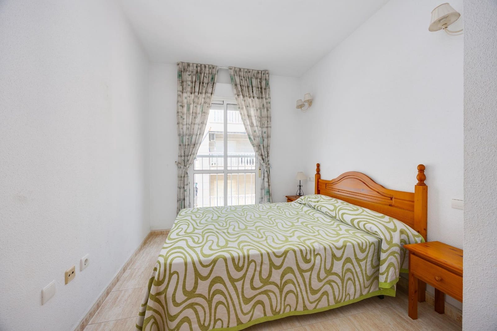 2 Zimmer Apartment zu verkaufen in Torrevieja - 140.000 € (Ref: 10019640)