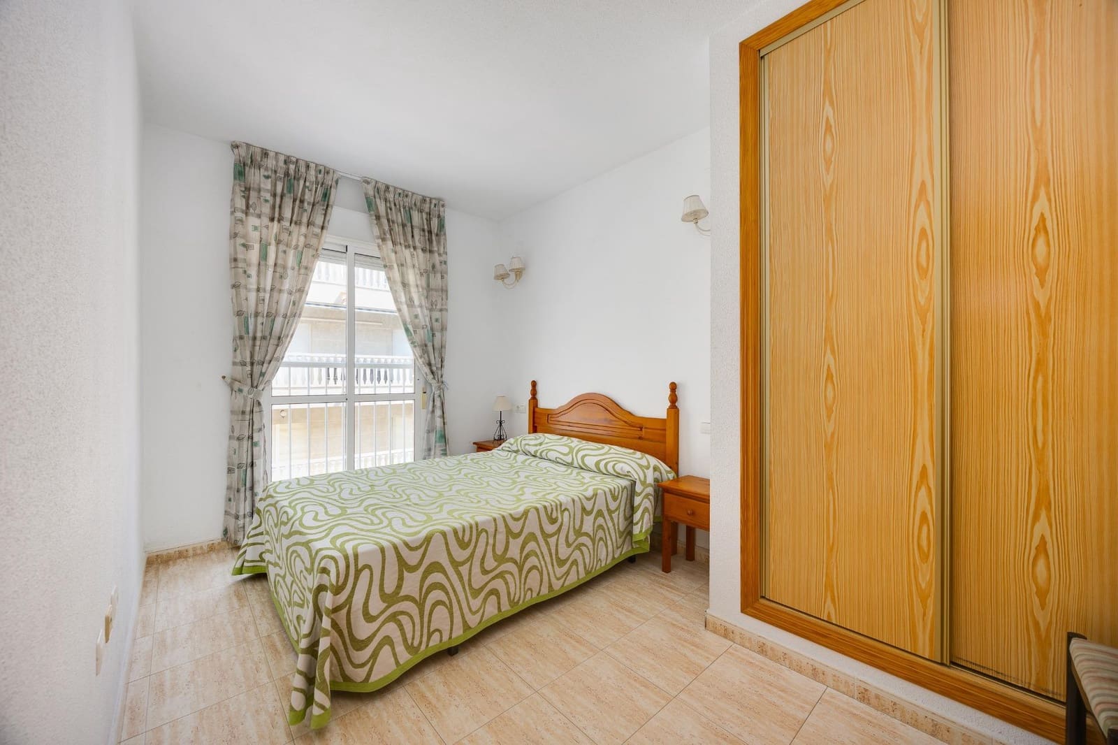 2 Zimmer Apartment zu verkaufen in Torrevieja - 140.000 € (Ref: 10019640)
