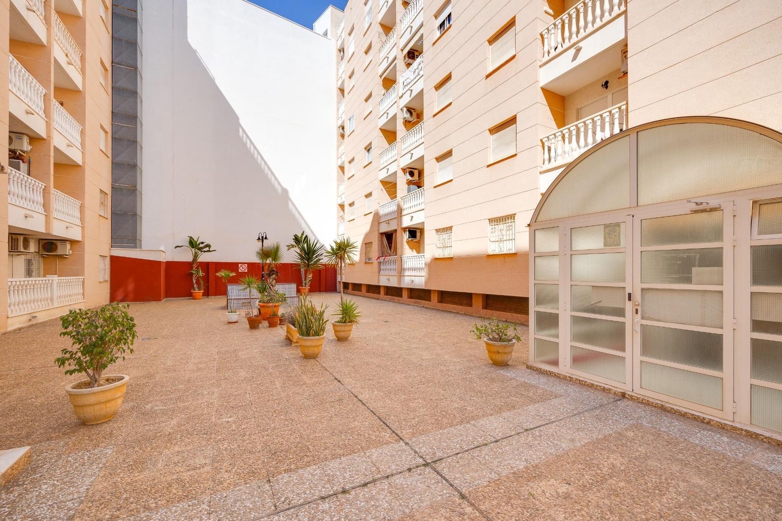 2 Zimmer Apartment zu verkaufen in Torrevieja - 140.000 € (Ref: 10019640)