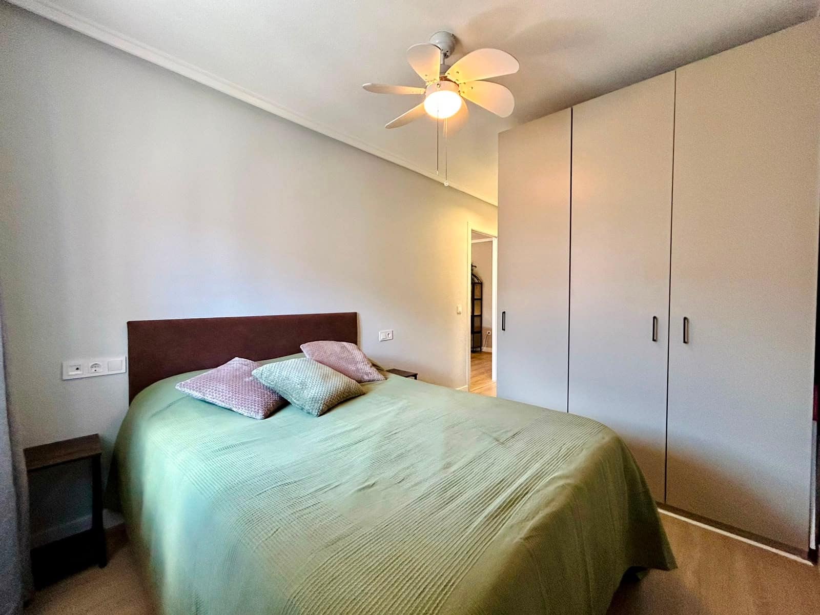 1 sovrum Lägenhet till salu i Torrevieja - 149 000 € (Ref: 10024870)
