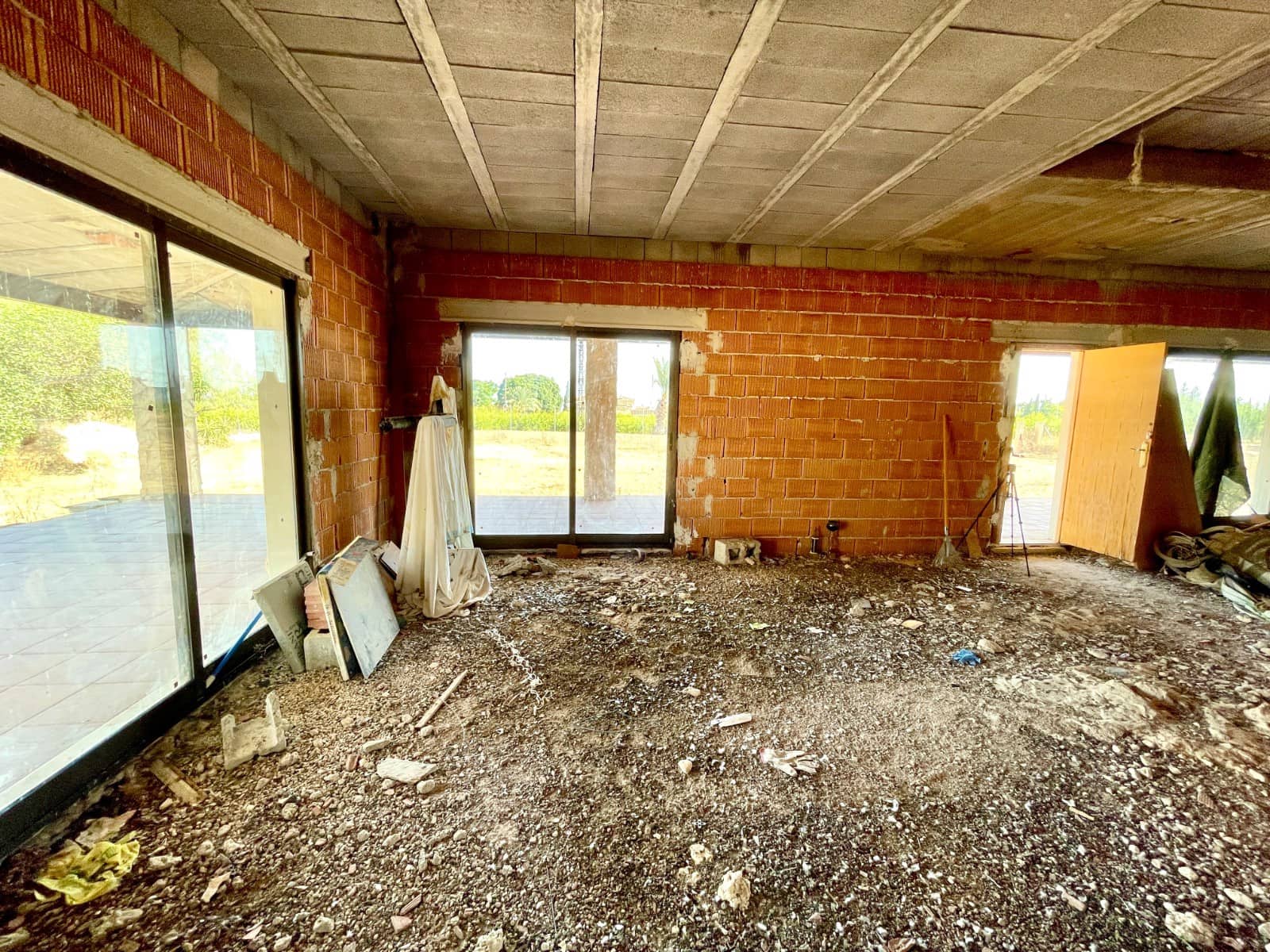 4 makuuhuone Huvila myytävänä paikassa Matola - 199 000 € (Ref: 10029660)
