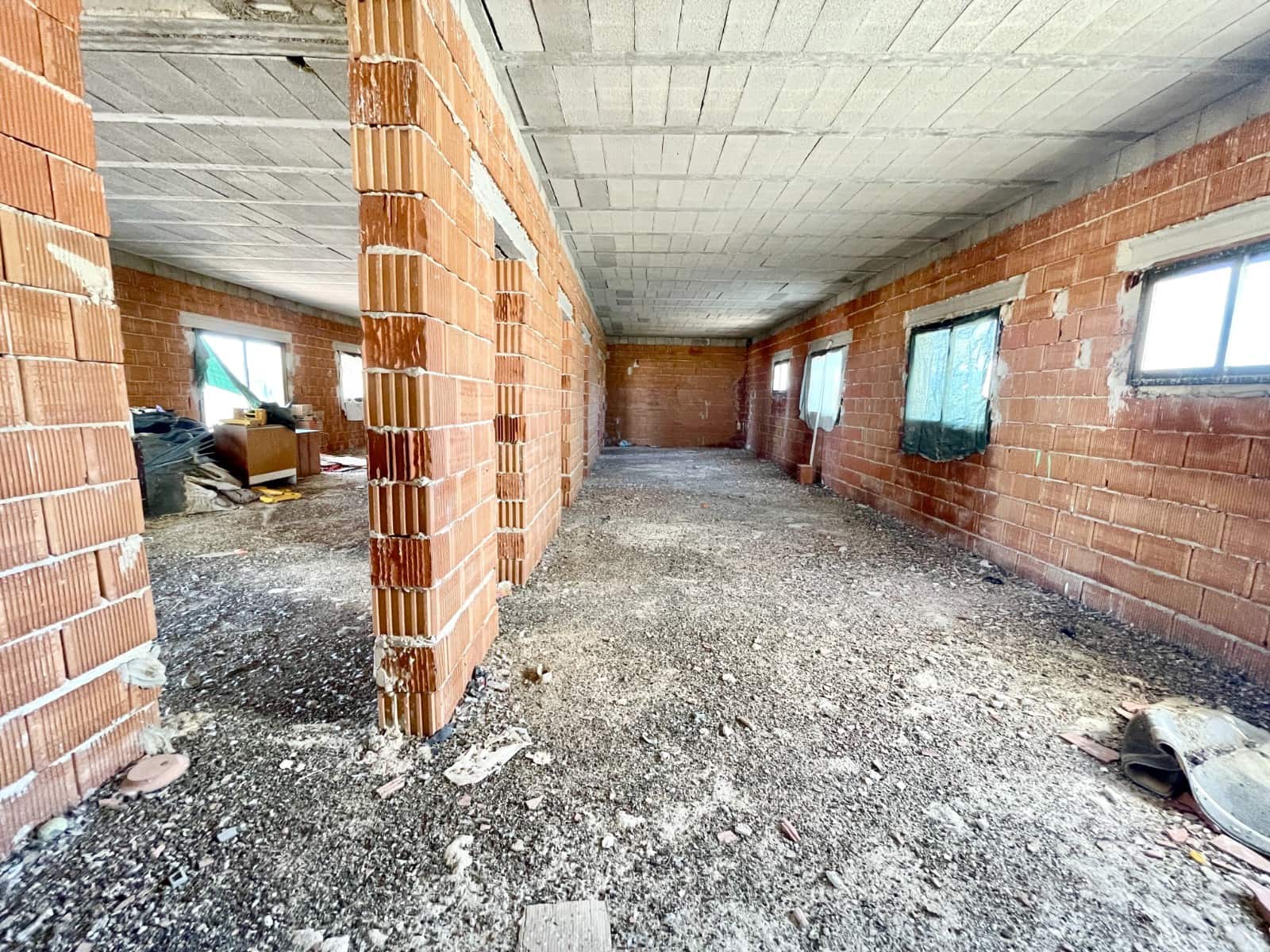 4 makuuhuone Huvila myytävänä paikassa Matola - 199 000 € (Ref: 10029660)