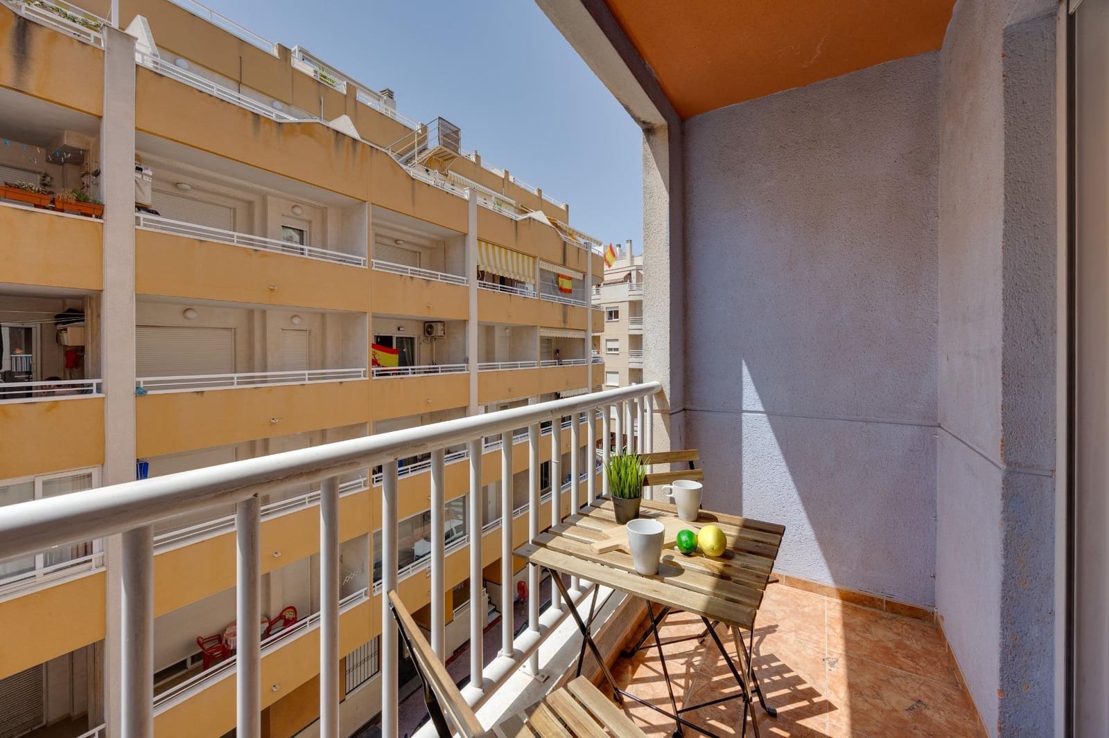 2 slaapkamer Appartement te koop in Torrevieja - € 139.900 (Ref: 10031137)