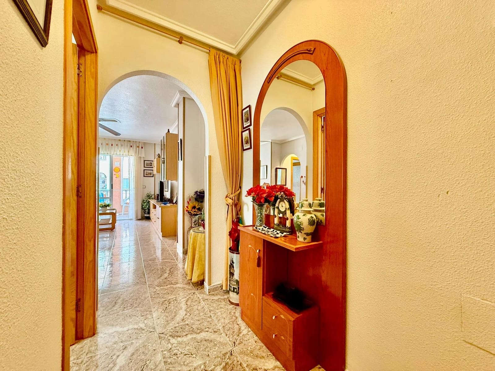 Apartamento de 2 habitaciones en Torrevieja en venta - 149.900 € (Ref: 10032549)