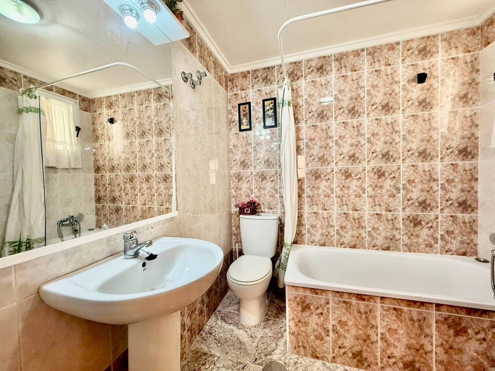 Apartamento de 2 habitaciones en Torrevieja en venta - 149.900 € (Ref: 10032549)